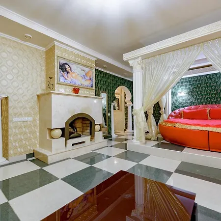 Gostiniy Dvor 酒店 4*