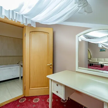 Gostiniy Dvor Hotel 4*
