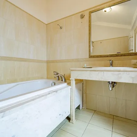 Gostiniy Dvor Hotel 4*