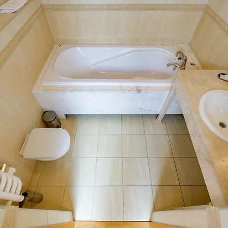 Hotel Gostiniy Dvor 4*