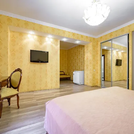 Gostiniy Dvor 4*