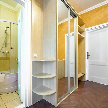 Gostiniy Dvor 4*