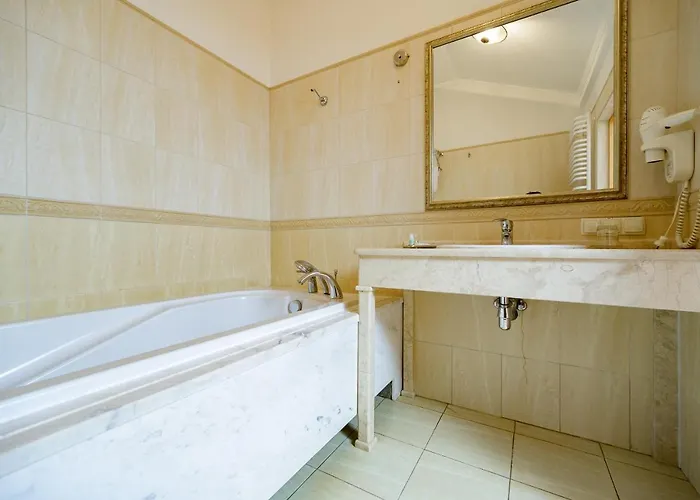 Gostiniy Dvor Hotel 4*